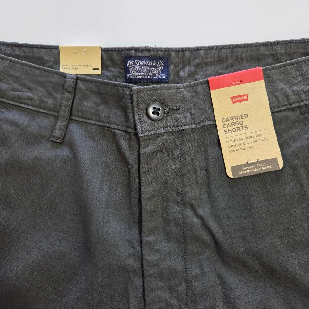 Levi’s Carrier Cargo 100% Cotton Shorts, Men’s Size 32, Dark Olive/Charcoal